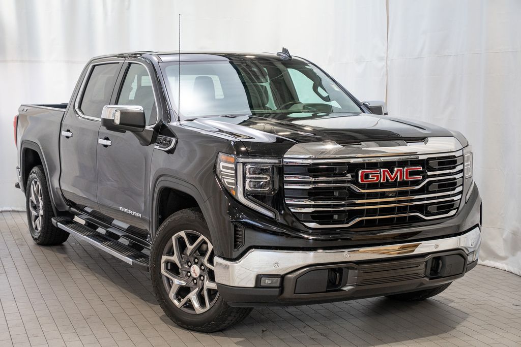 2022 GMC Sierra 1500 SLT's photo