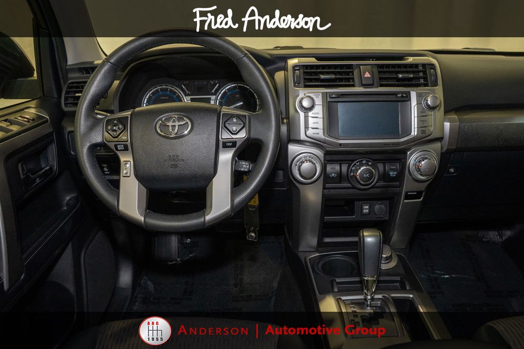 2019 Toyota 4Runner SR5 photo 2