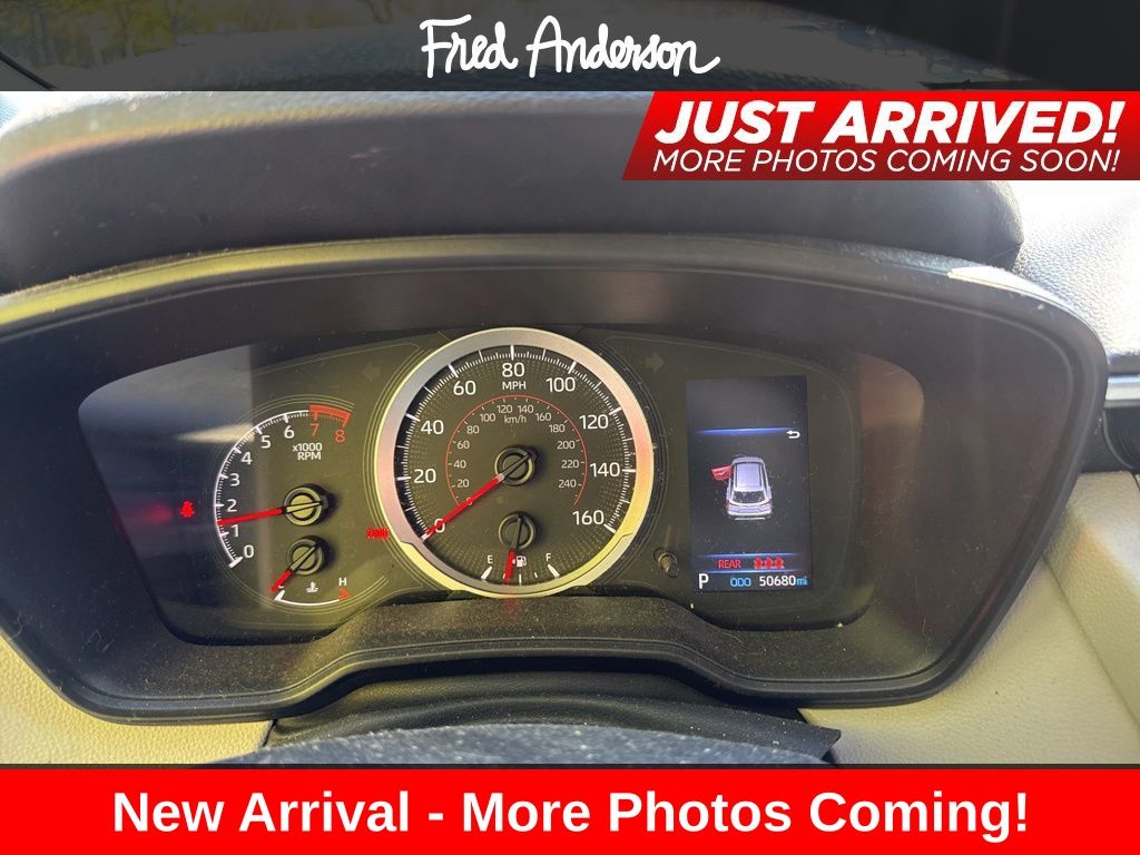 2022 Toyota Corolla Cross L photo 2