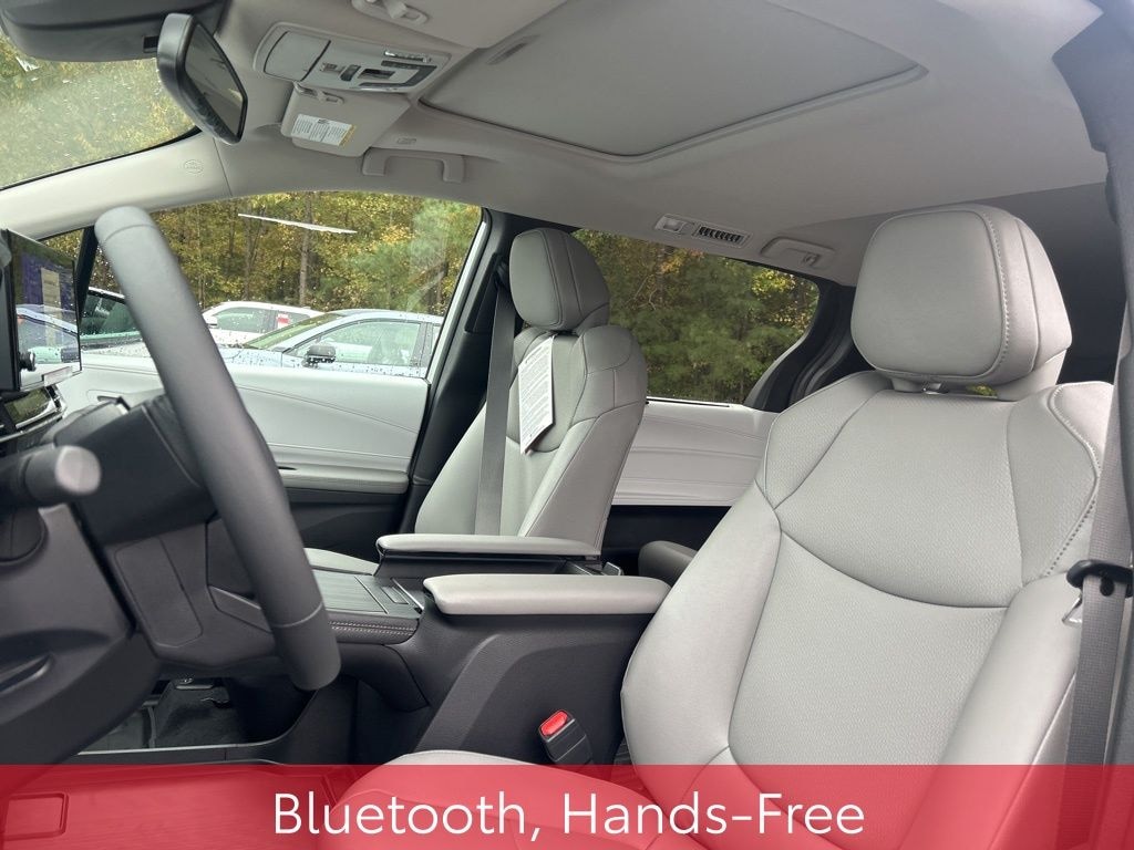 New 2025 Toyota Sienna XLE Van Passenger Van