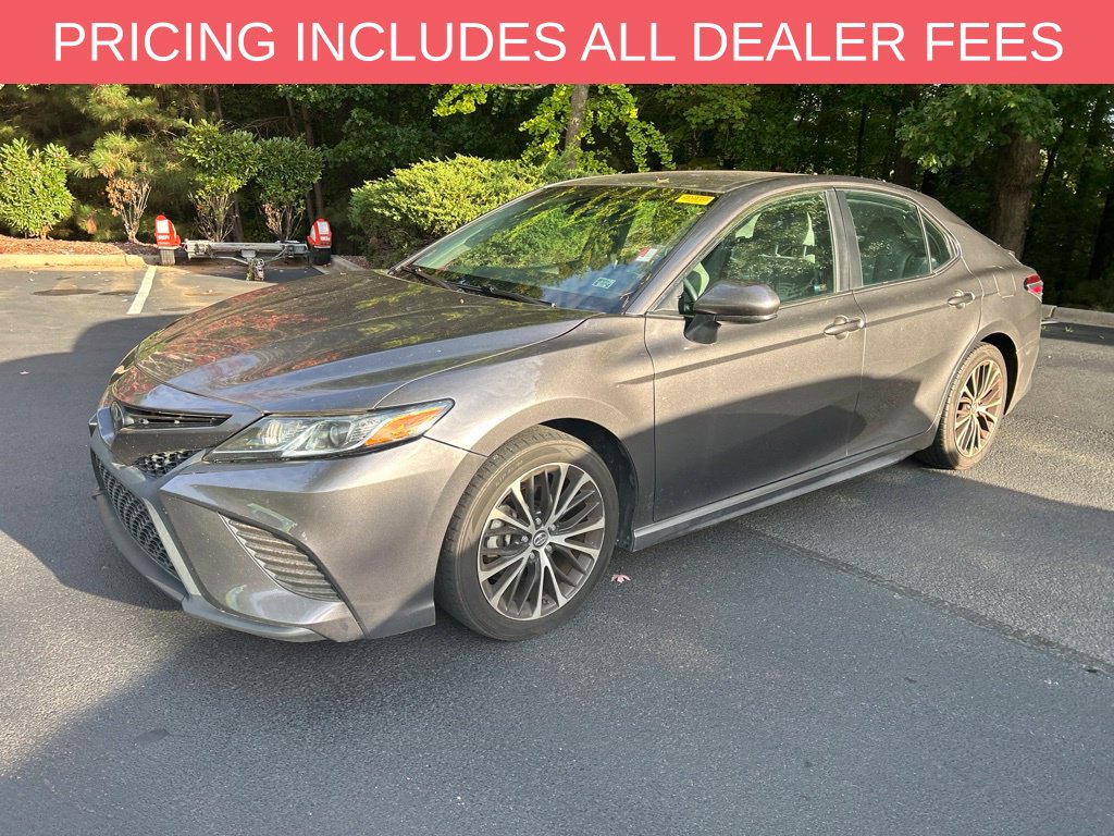Used 2018 Toyota Camry SE Sedan