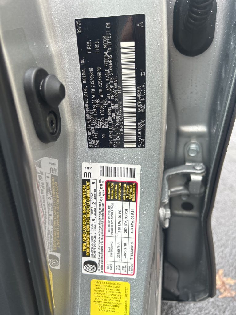 2025 Toyota Highlander Hybrid XLE photo 4