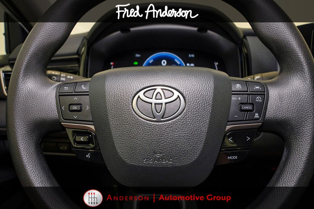 2025 Toyota Camry LE - Photo 17