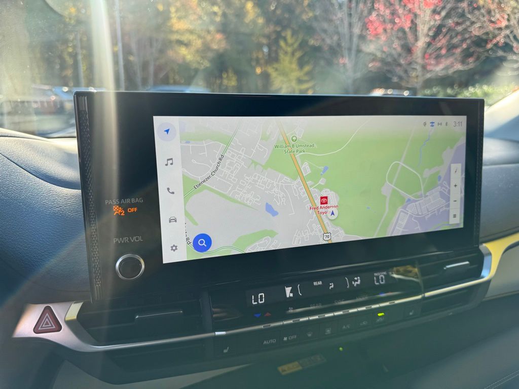 2025 Toyota Sienna XLE photo 4