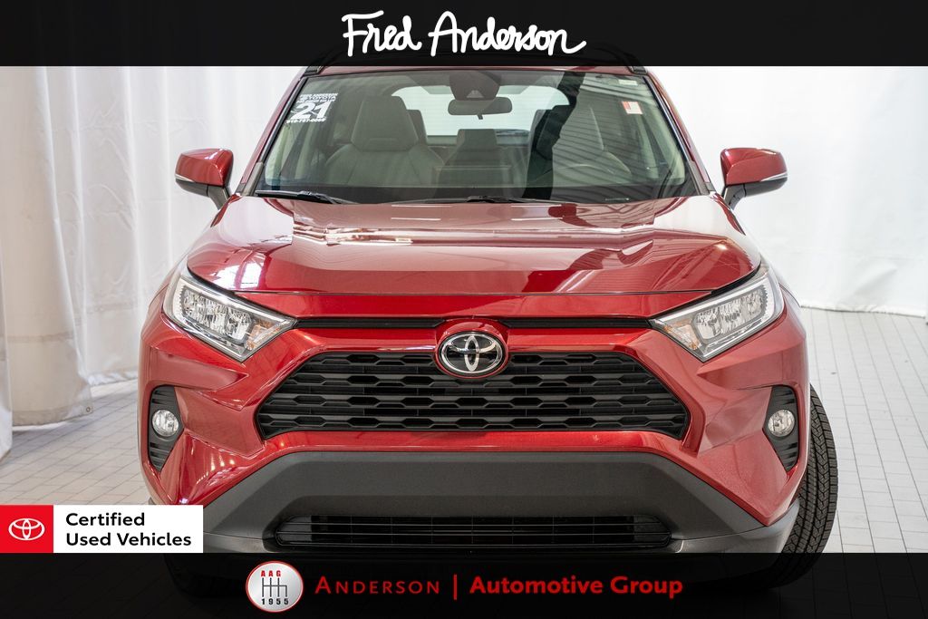 2021 Toyota RAV4 XLE Premium photo 3