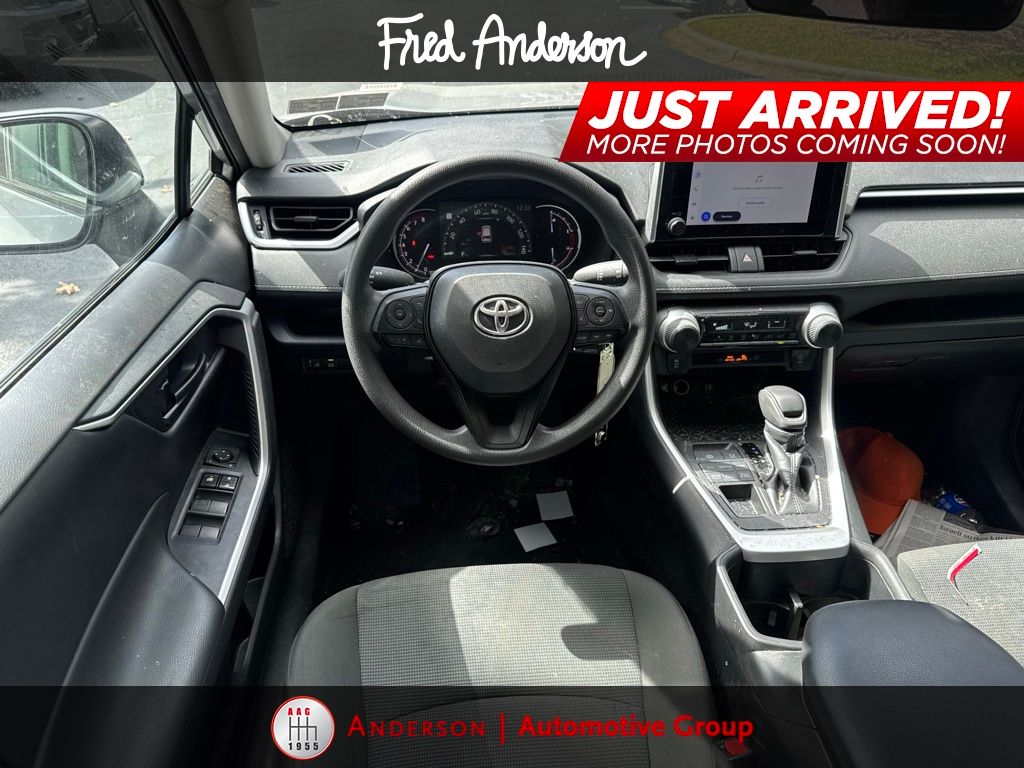 2024 Toyota RAV4 LE photo 2
