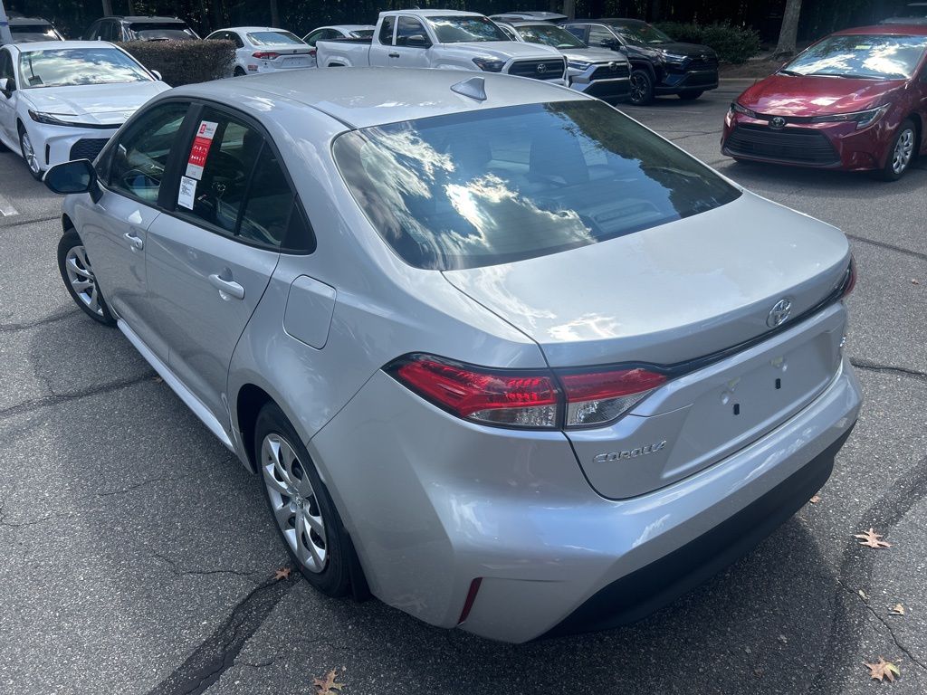 2026 Toyota Corolla LE photo 3