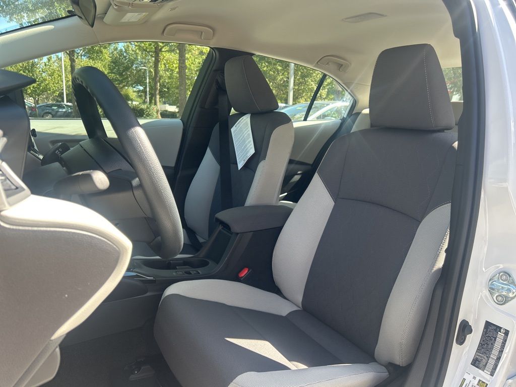 2026 Toyota Corolla LE photo 3