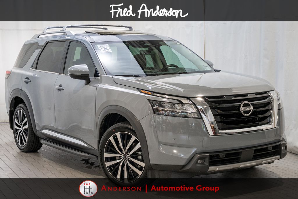 2023 Nissan Pathfinder Platinum 4WD's photo