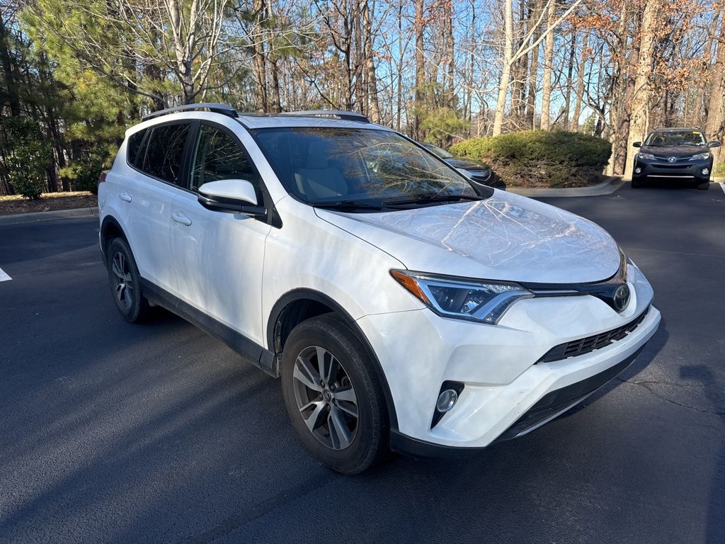 2017 Toyota RAV4 XLE's photo