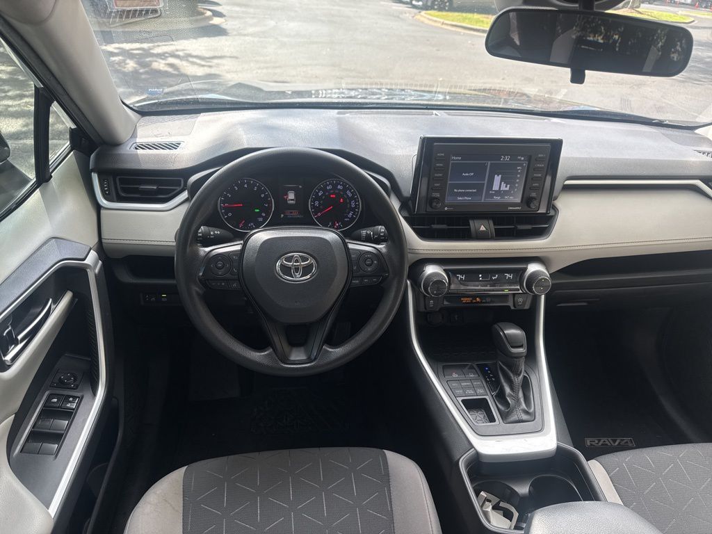 2020 Toyota RAV4 XLE photo 2