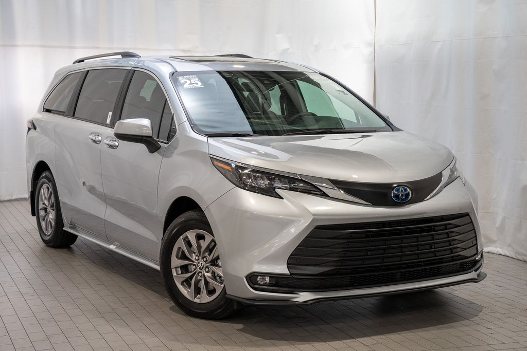 2025 Toyota Sienna Minivan/Van 