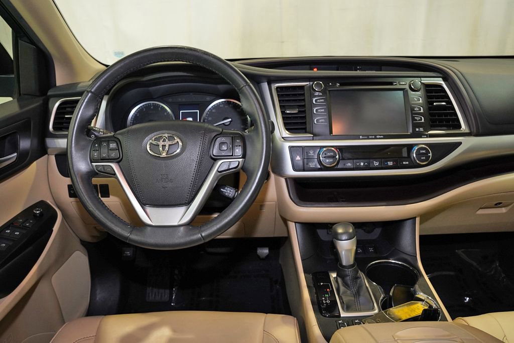 Certified 2019 Toyota Highlander XLE with VIN 5TDJZRFHXKS725777 for sale in Raleigh, NC