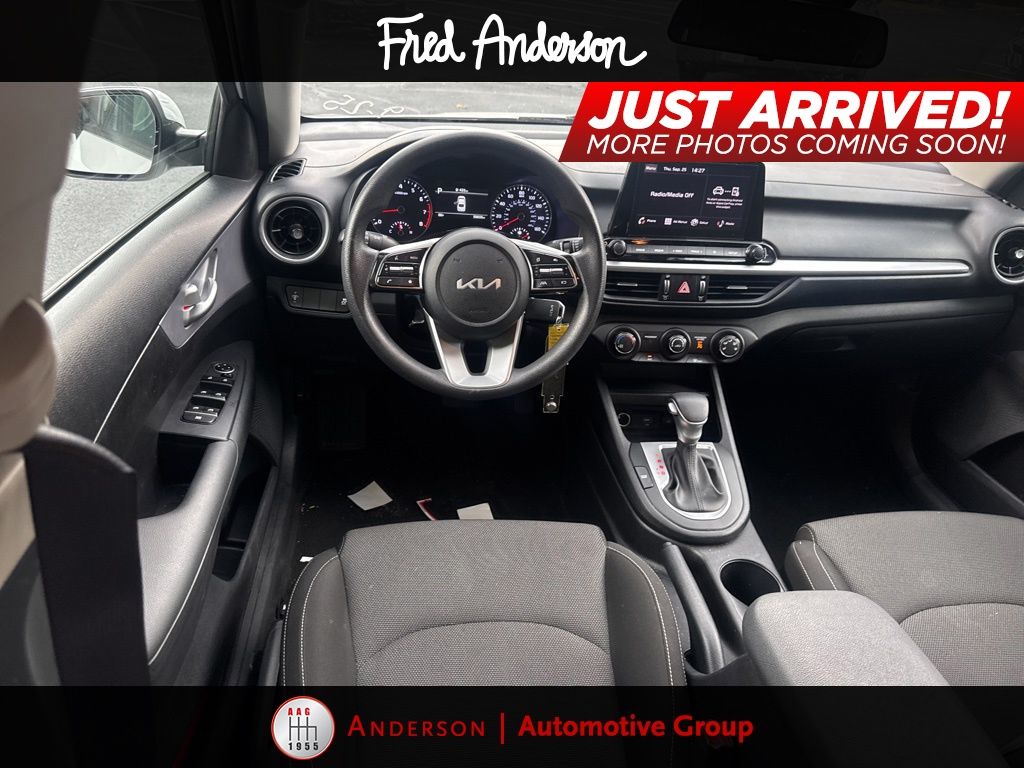 2024 Kia Forte LXS photo 2