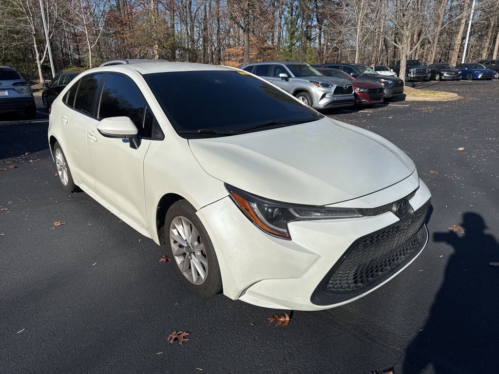 2021 Toyota Corolla LE's photo
