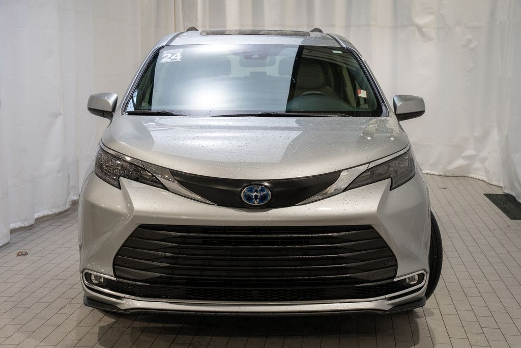 Certified 2024 Toyota Sienna XLE Minivan/Van
