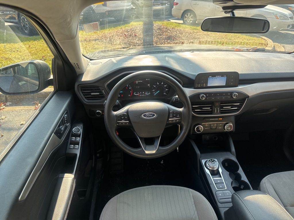 2021 Ford Escape S photo 2