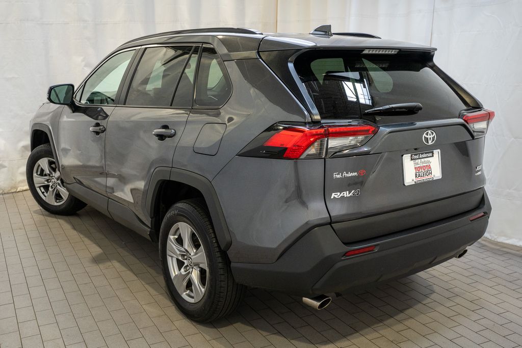 2024 Toyota RAV4 XLE photo 4