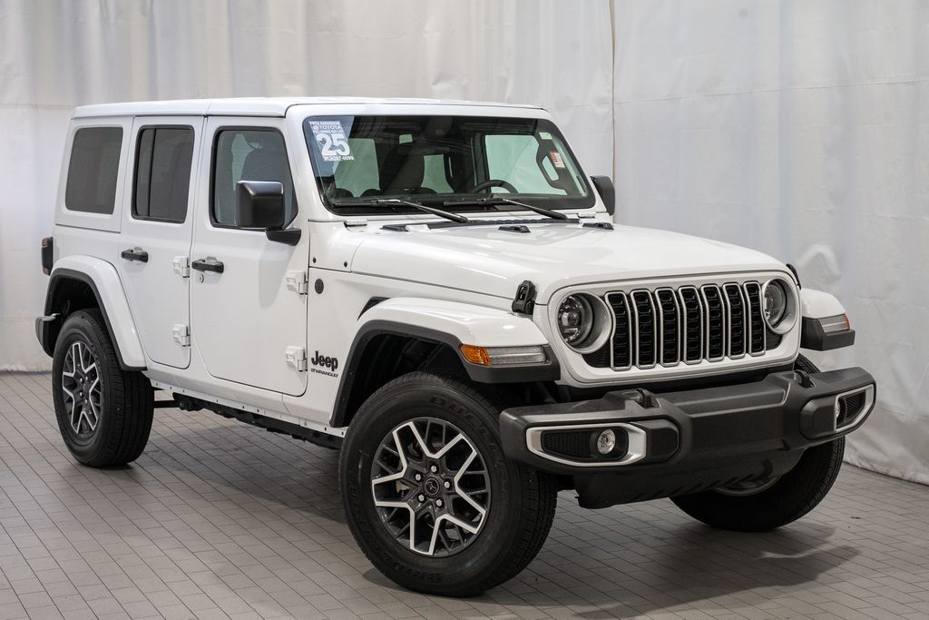 2025 Jeep Wrangler 4-Door Sahara's photo