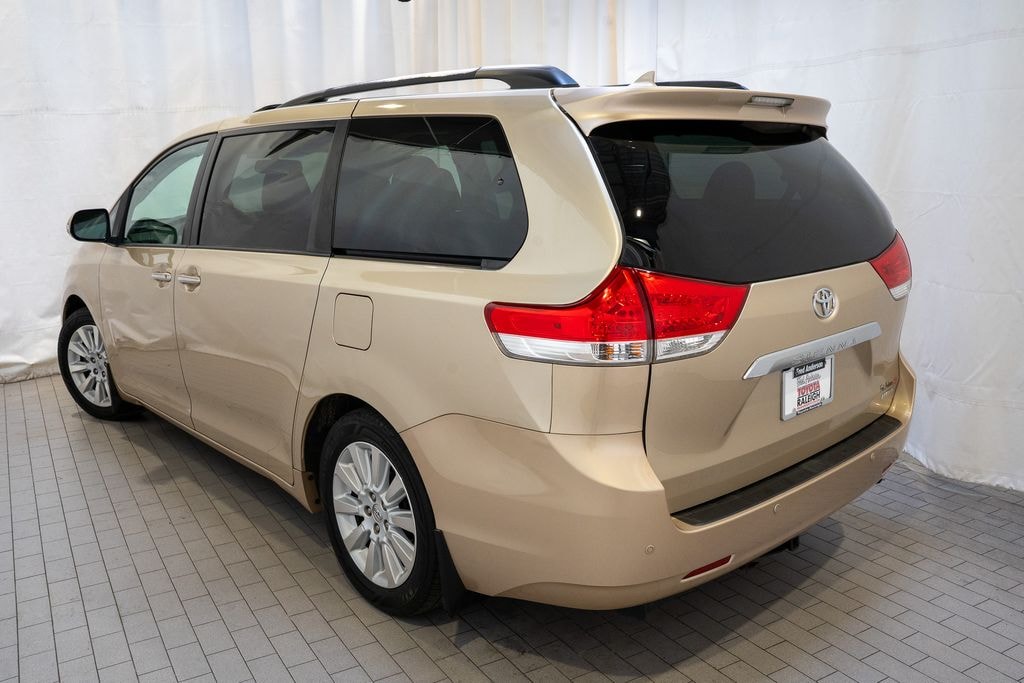 Used 2013 Toyota Sienna Limited Minivan/Van