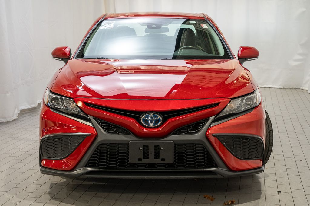 2024 Toyota Camry Hybrid SE photo 3