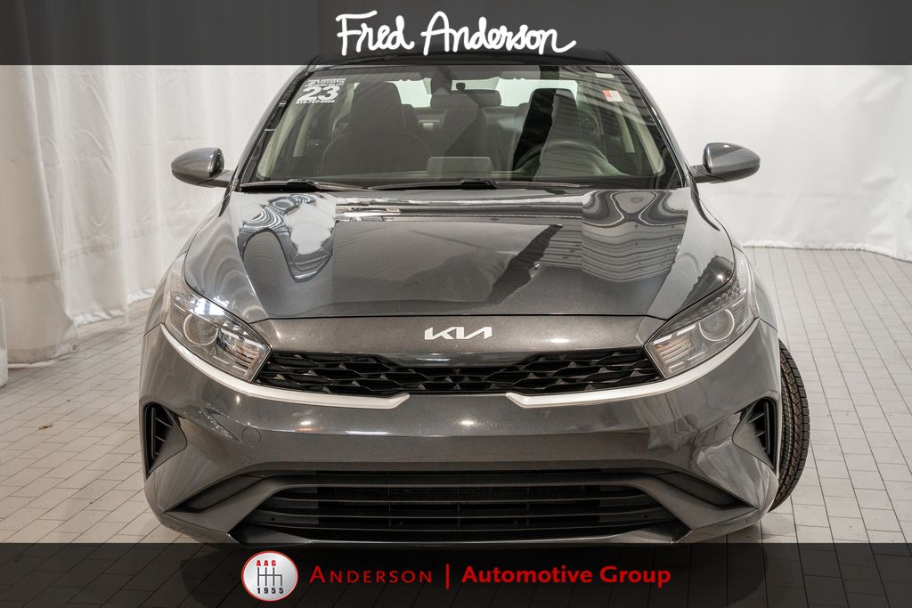 2023 Kia Forte LXS photo 3