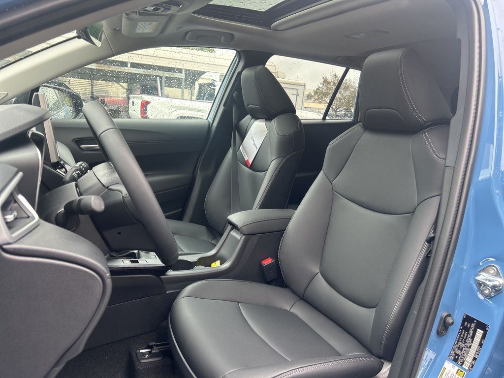 2026 Toyota Corolla Cross XLE photo 3