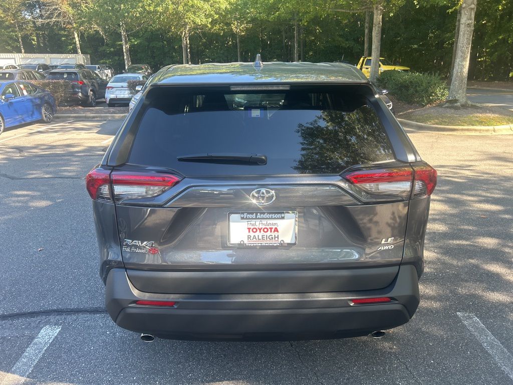 2025 Toyota RAV4 LE photo 4
