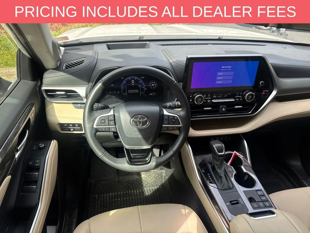 Used 2024 Toyota Highlander Platinum SUV