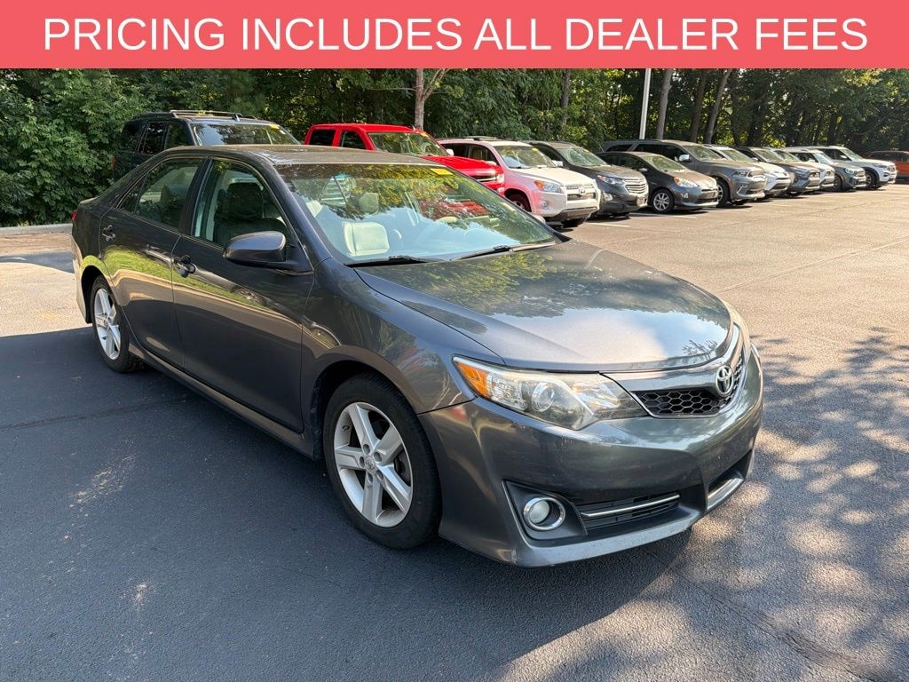Used 2012 Toyota Camry SE Sedan