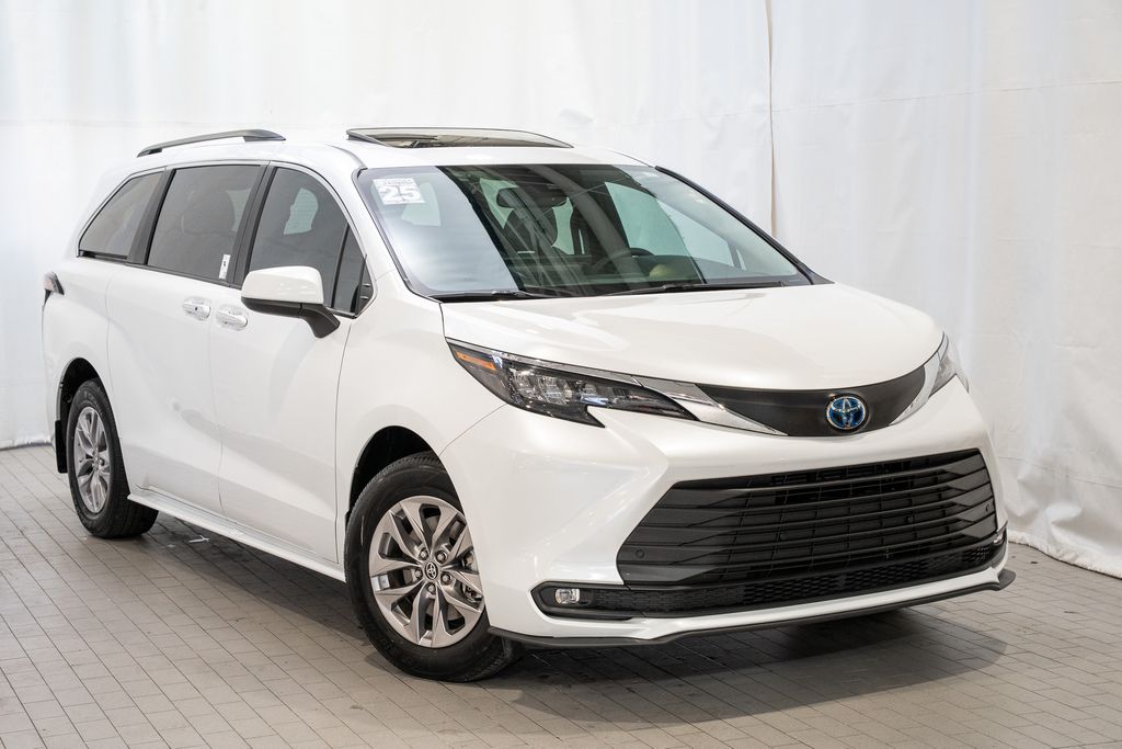 2025 Toyota Sienna Minivan/Van 