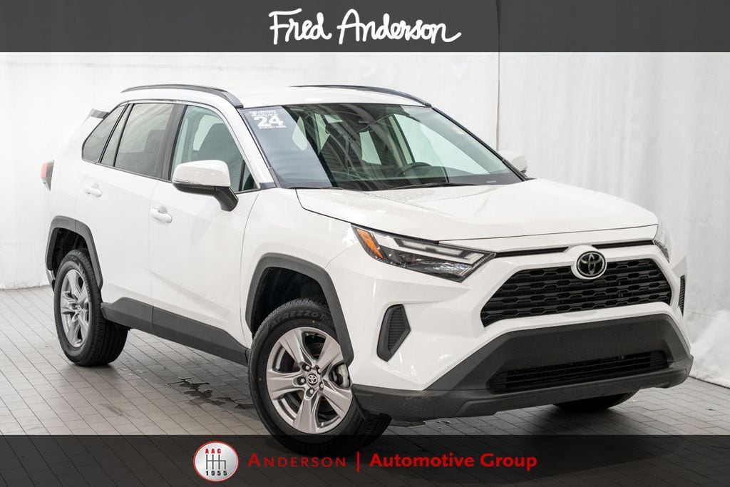 2024 Toyota RAV4 XLE FWD's photo