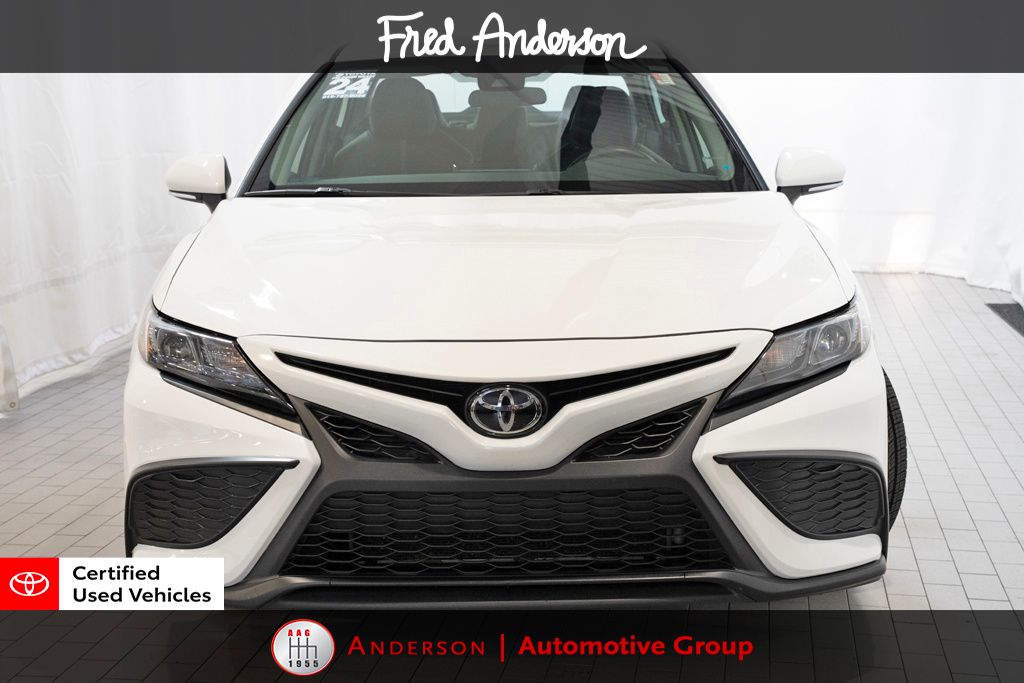 2024 Toyota Camry SE photo 3