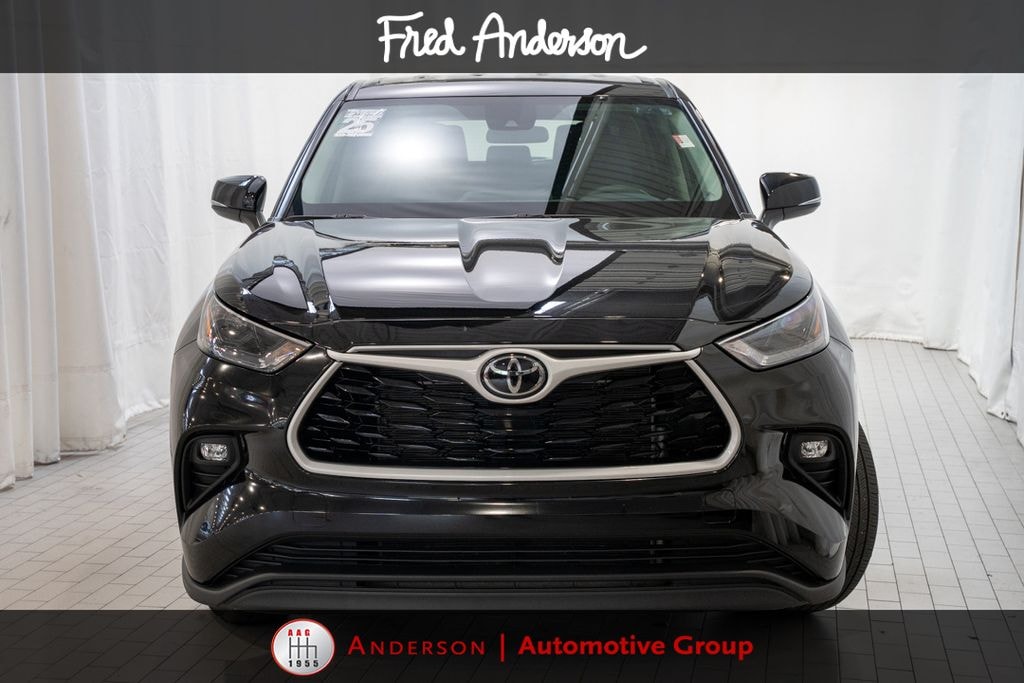 Used 2025 Toyota Highlander LE SUV