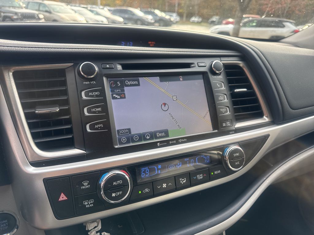 2017 Toyota Highlander XLE photo 4