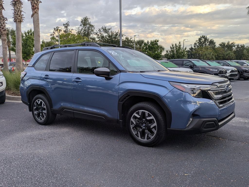 2025 Subaru Forester Premium photo 2