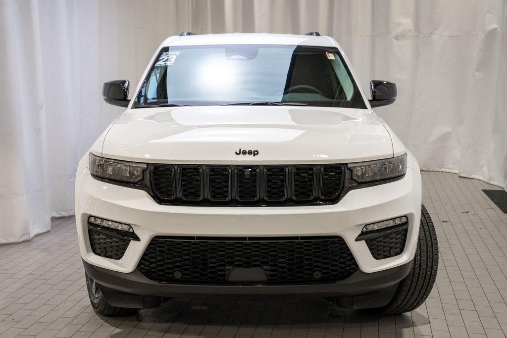 2023 Jeep Grand Cherokee Limited photo 3