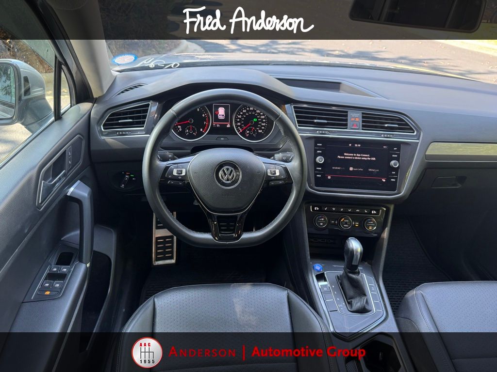 2020 Volkswagen Tiguan SE photo 2