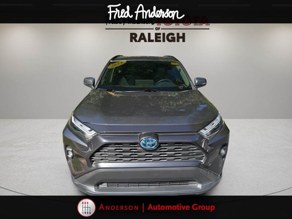 2024 Toyota RAV4 Hybrid XLE Premium photo 3