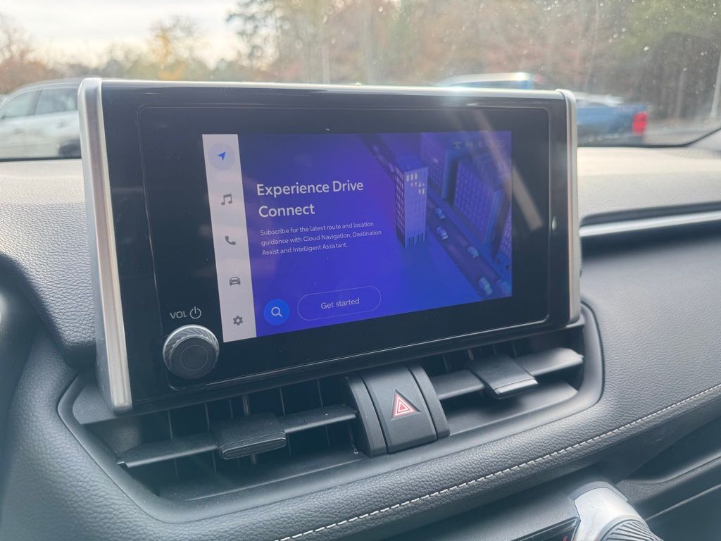 2023 Toyota RAV4 XLE photo 4