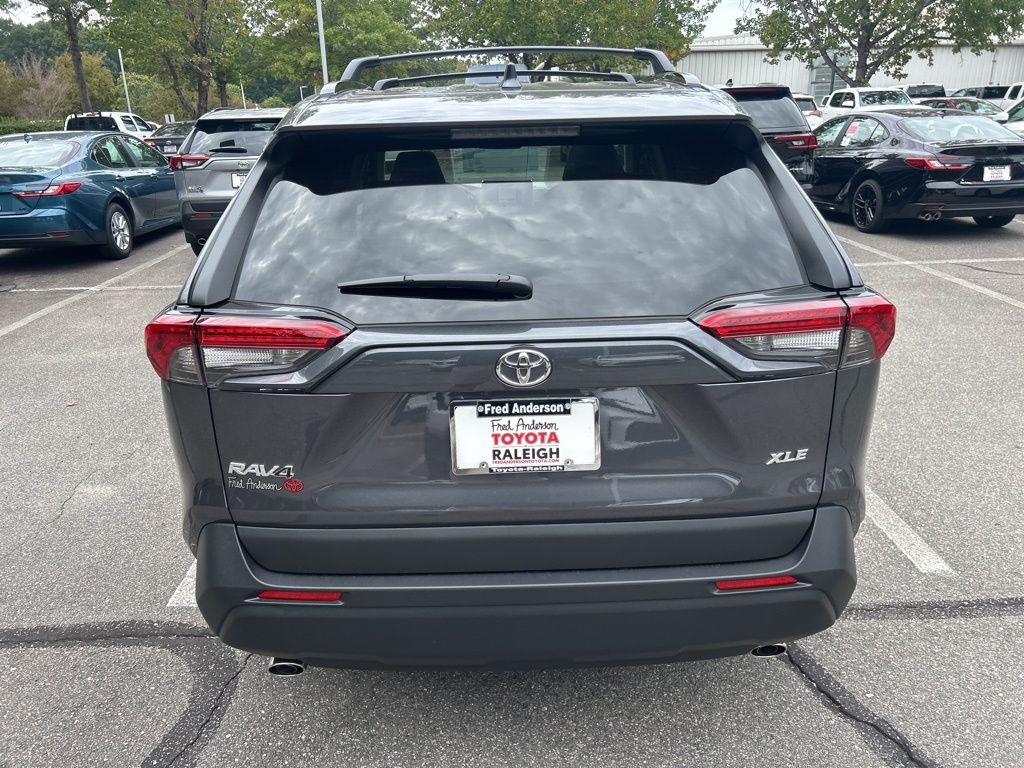 2025 Toyota RAV4 XLE Premium photo 4
