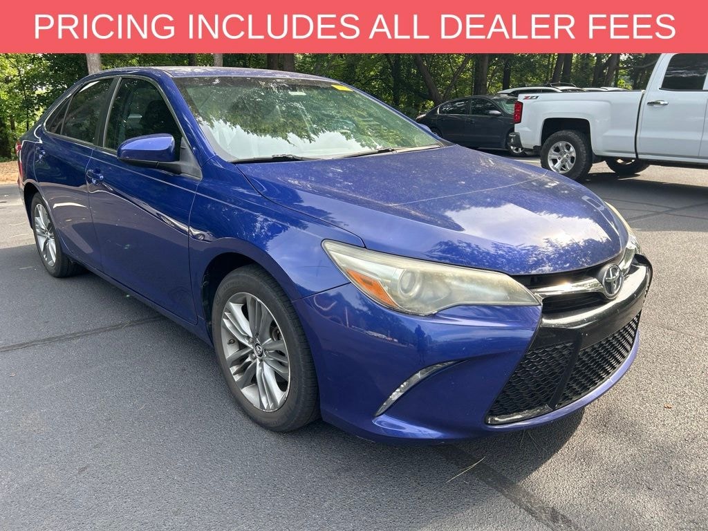 Used 2015 Toyota Camry SE Sedan