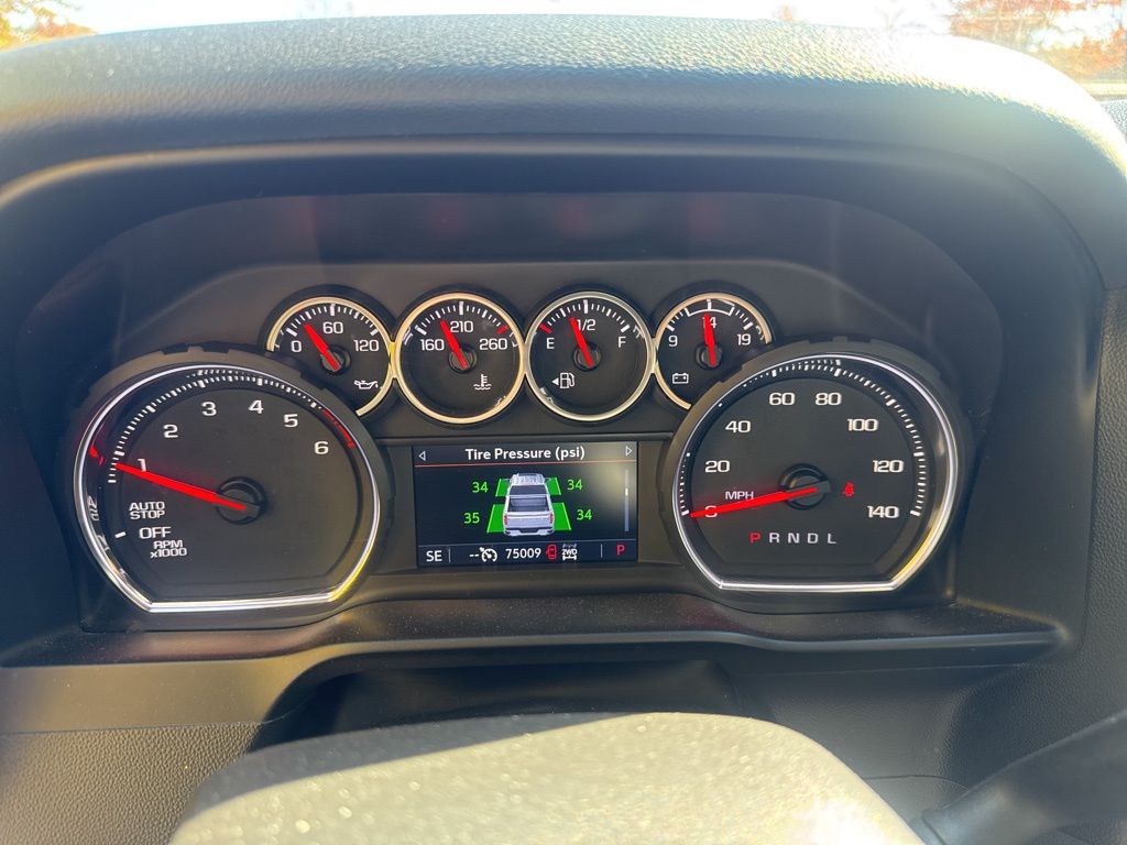 2021 Chevrolet Silverado 1500 LT1 photo 3