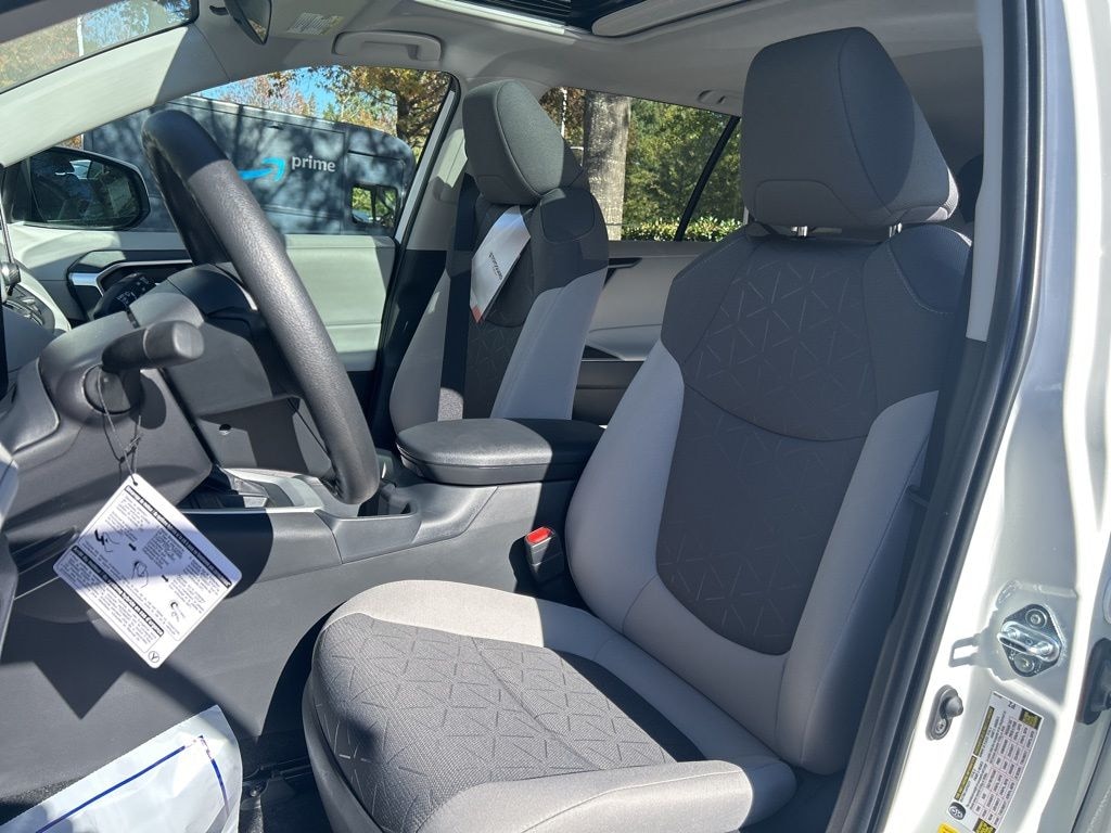 New 2025 Toyota RAV4 XLE SUV