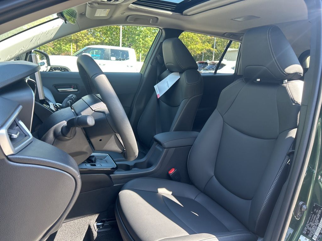 2026 Toyota Corolla Cross XLE photo 3