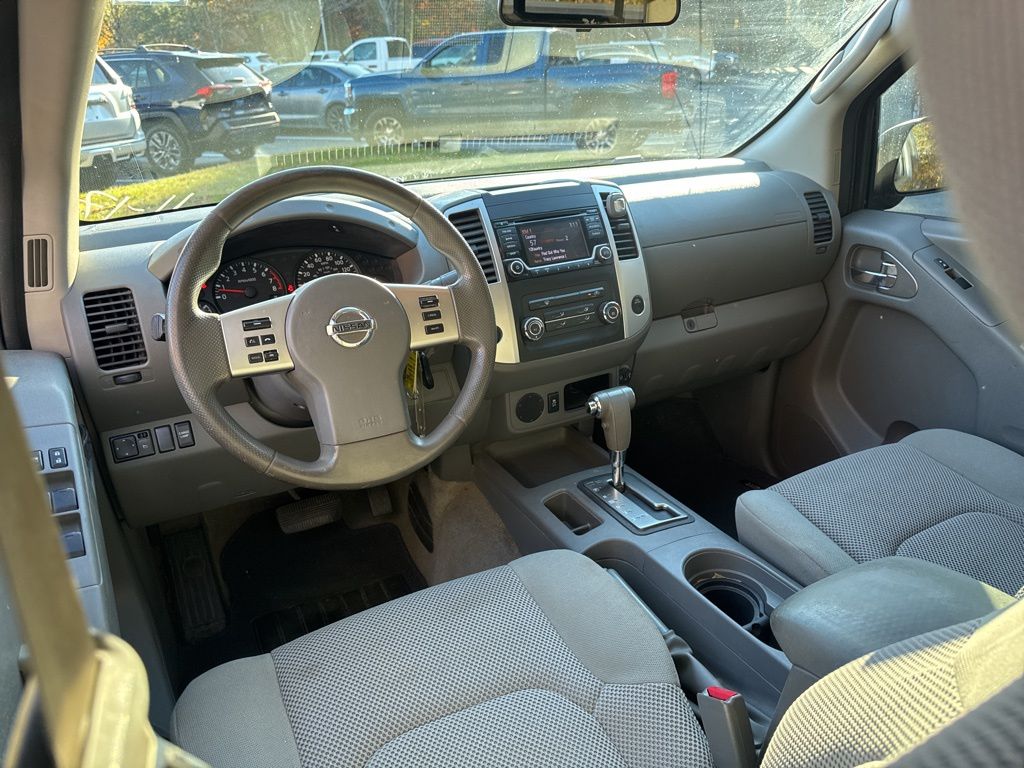 2018 Nissan Frontier SV photo 2