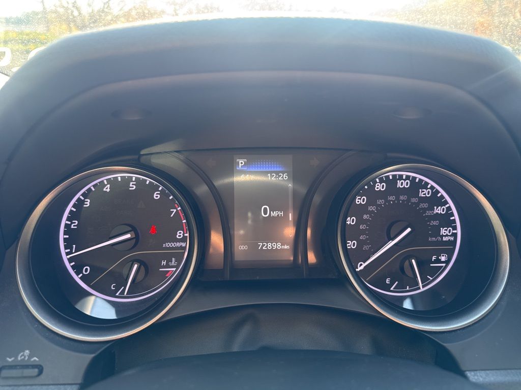 2022 Toyota Camry SE photo 3