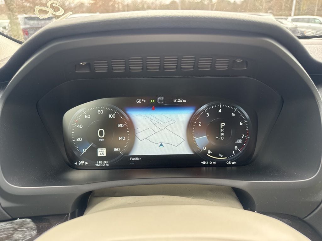 Used 2019 Volvo XC90 T6 Momentum SUV