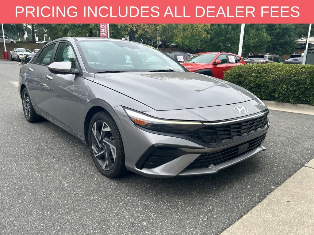 Used 2025 Hyundai Elantra SEL Convenience Sedan