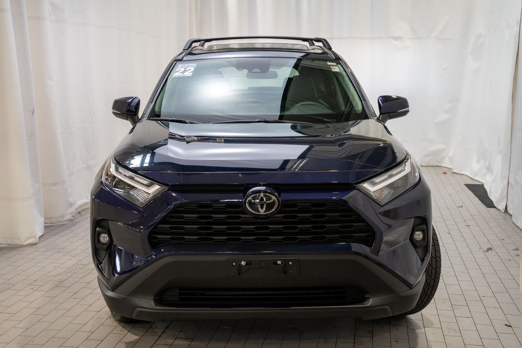 2023 Toyota RAV4 XLE Premium photo 3